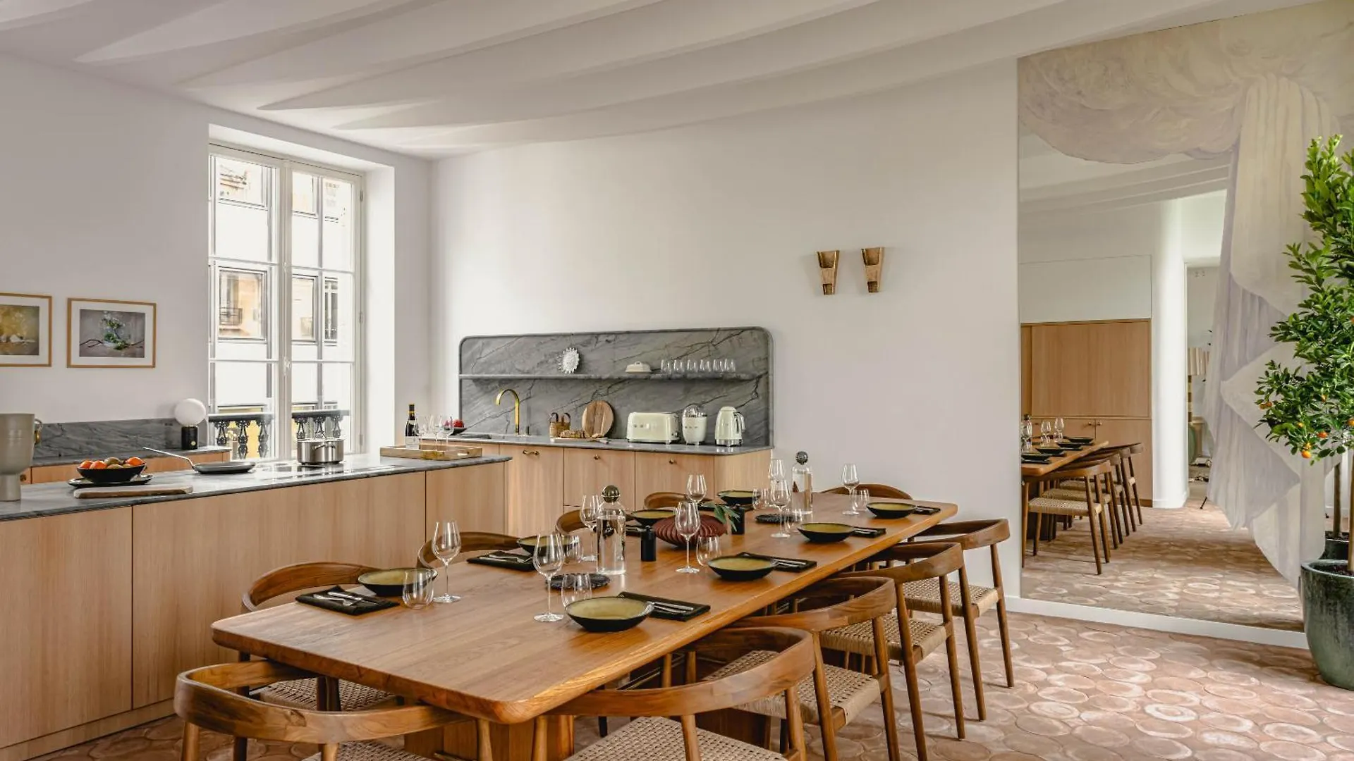 1.75 Paris La Source Hotel