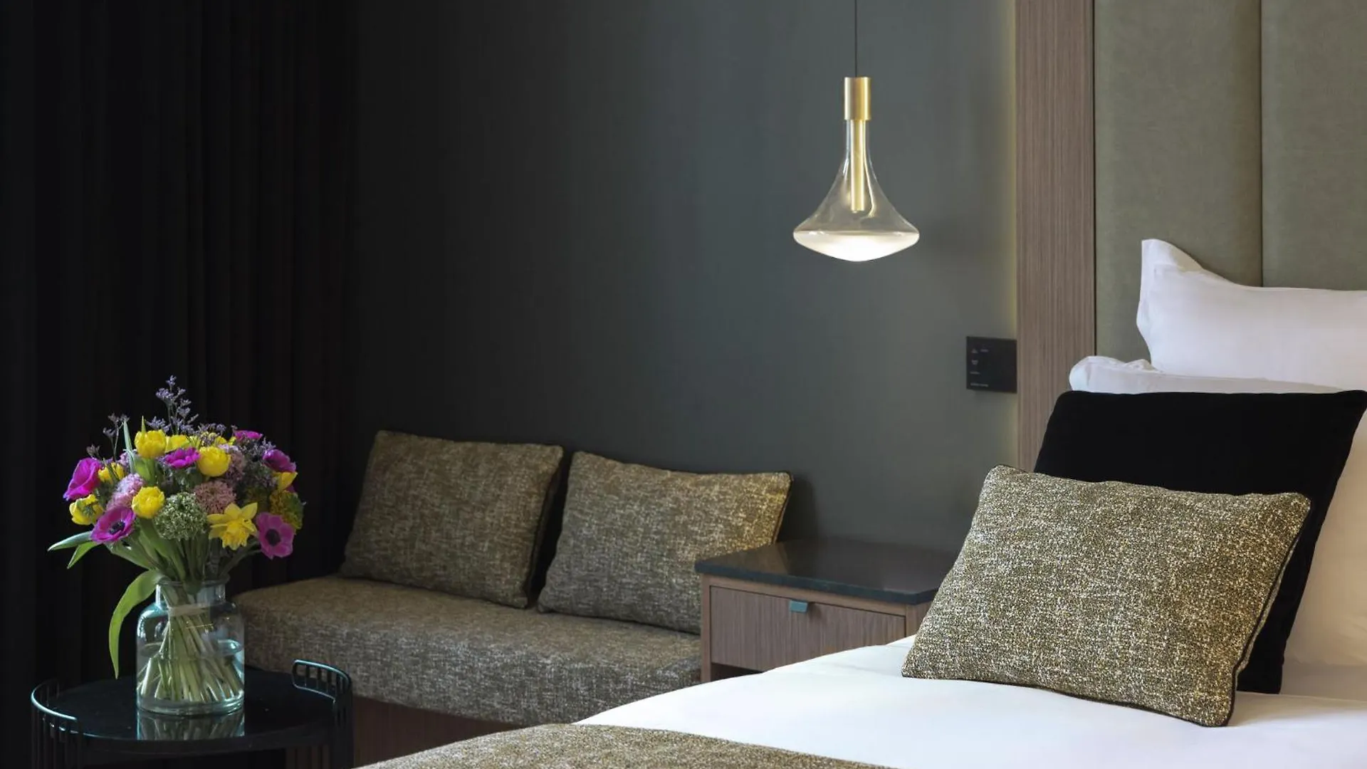 Hotel 1.75 Paris La Source
