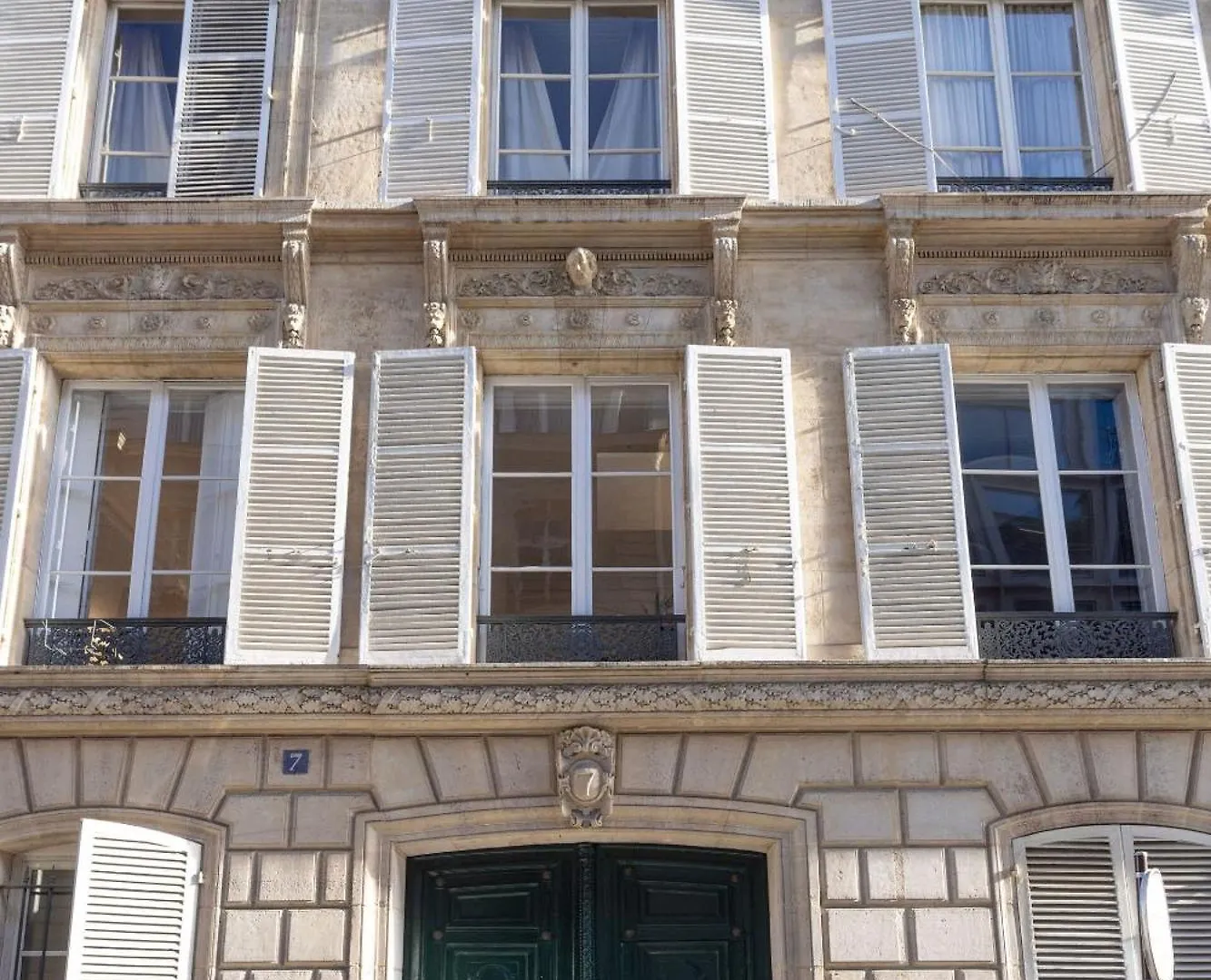 Hotel 1.75 Paris La Source
