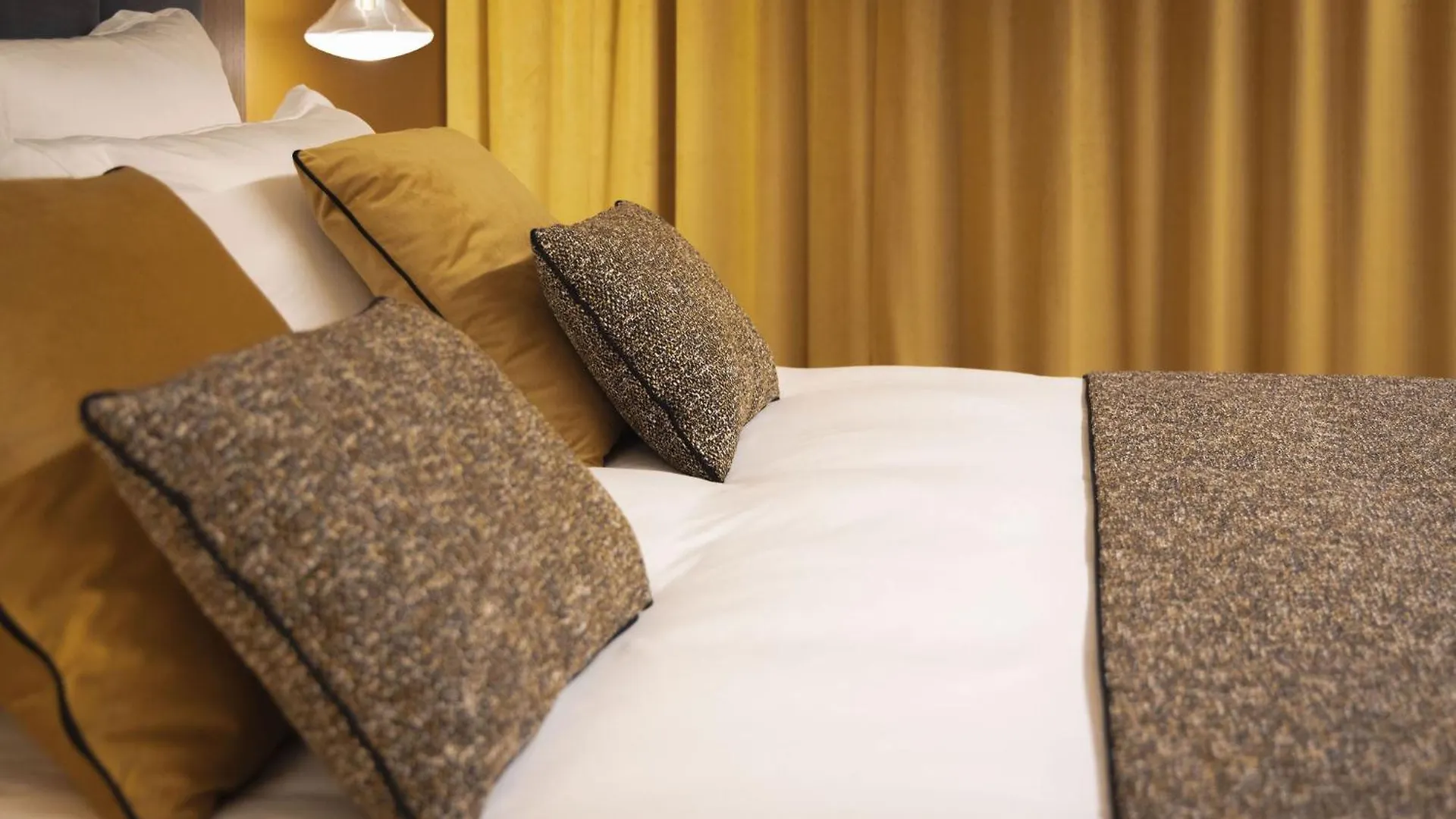 Hotel 1.75 Paris La Source