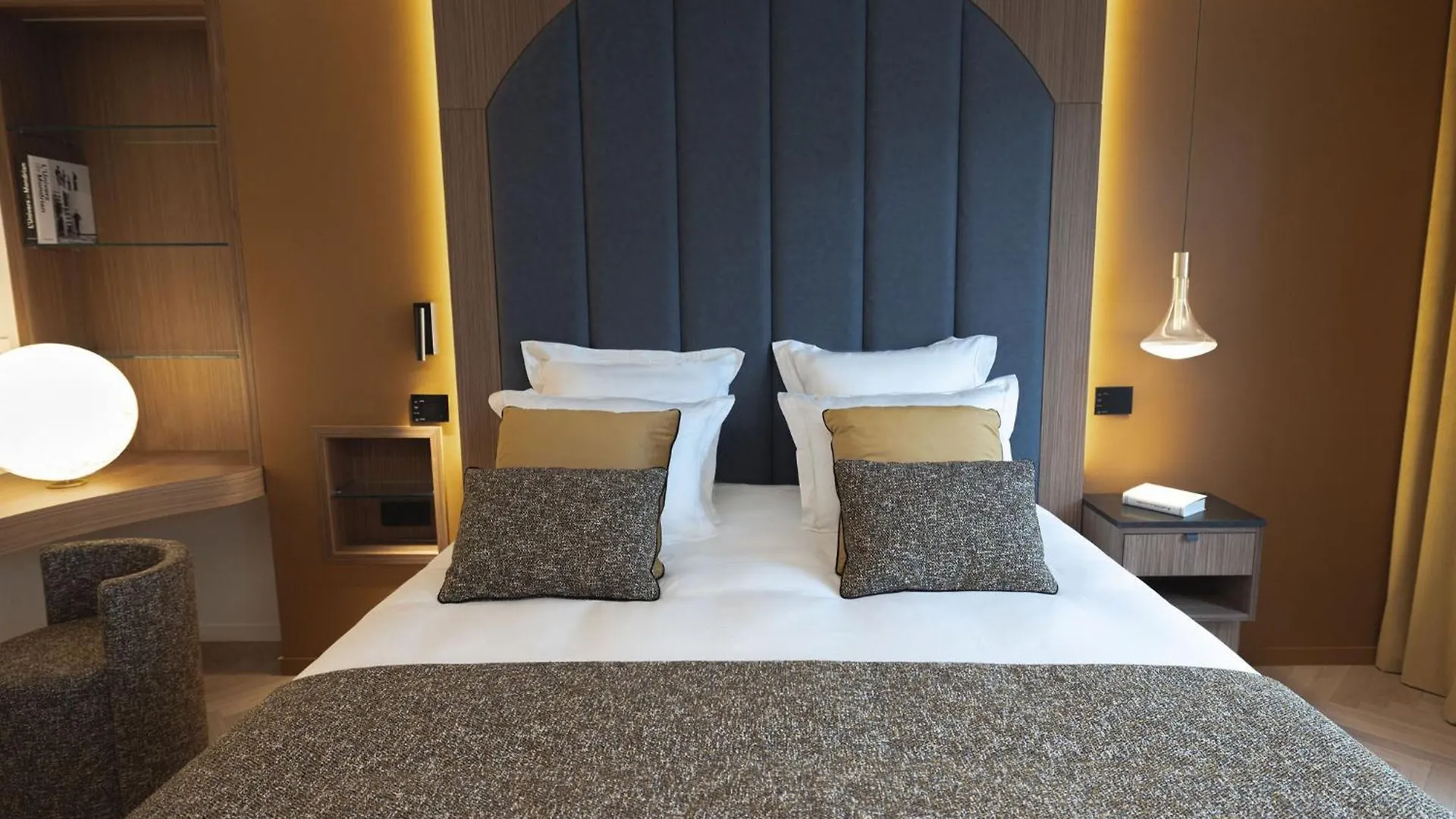 Hotel 1.75 Paris La Source
